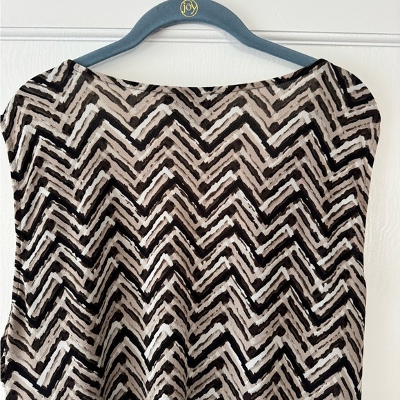 Dana Buchman Tan, Brown and Black Chevron Blouse - Picture 5 of 9